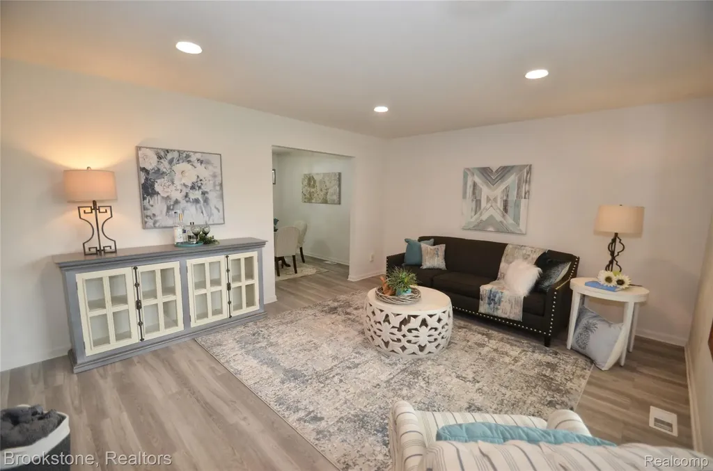 4428 Fenmore Avenue Waterford Charter Township MI 48328