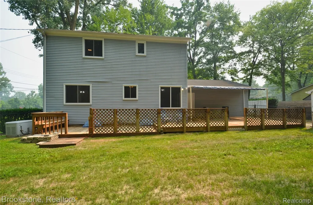 4428 Fenmore Avenue Waterford Charter Township MI 48328