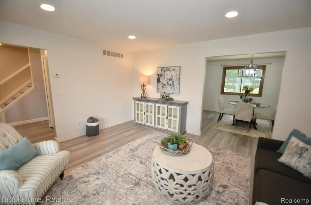 4428 Fenmore Avenue Waterford Charter Township MI 48328