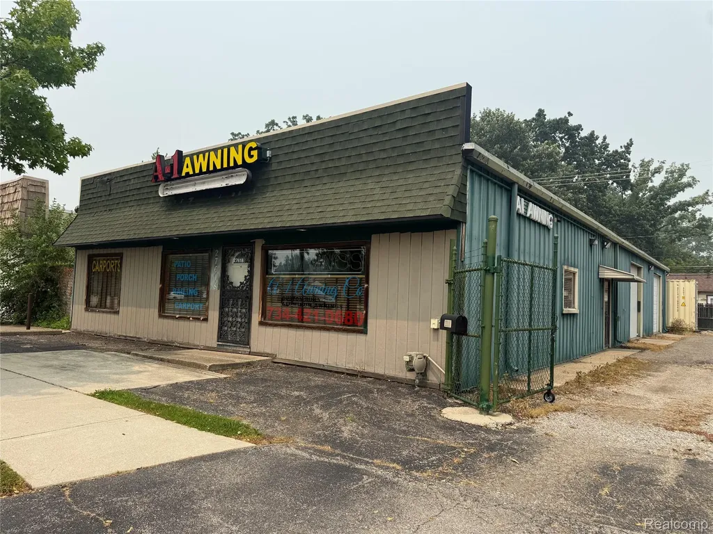 27618 Warren Road Westland City MI 48185