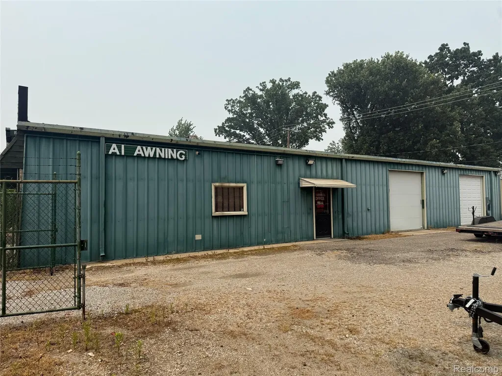 27618 Warren Road Westland City MI 48185
