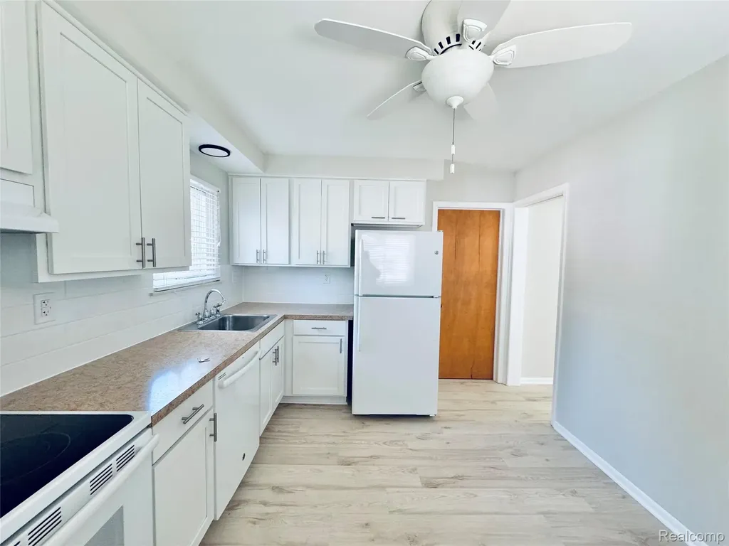 28701 Stuart Avenue Southfield City MI 48076
