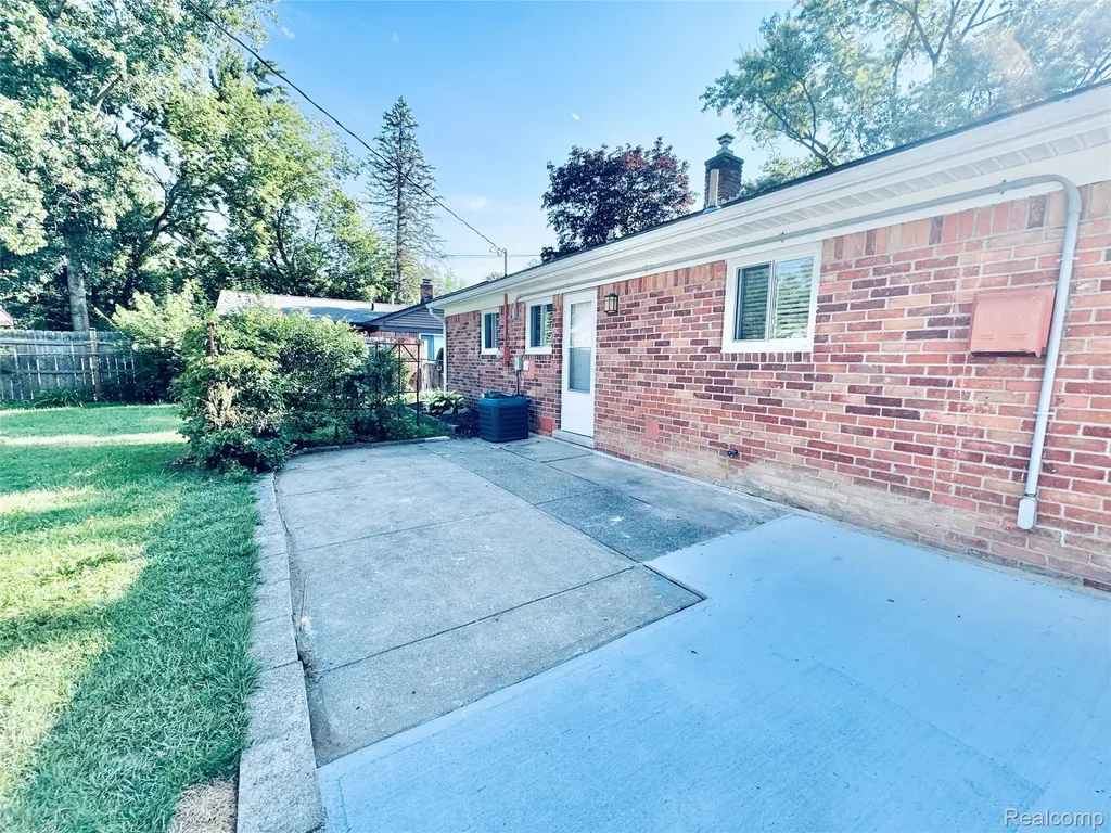 28701 Stuart Avenue Southfield City MI 48076
