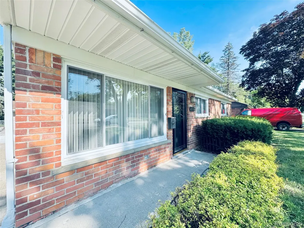 28701 Stuart Avenue Southfield City MI 48076