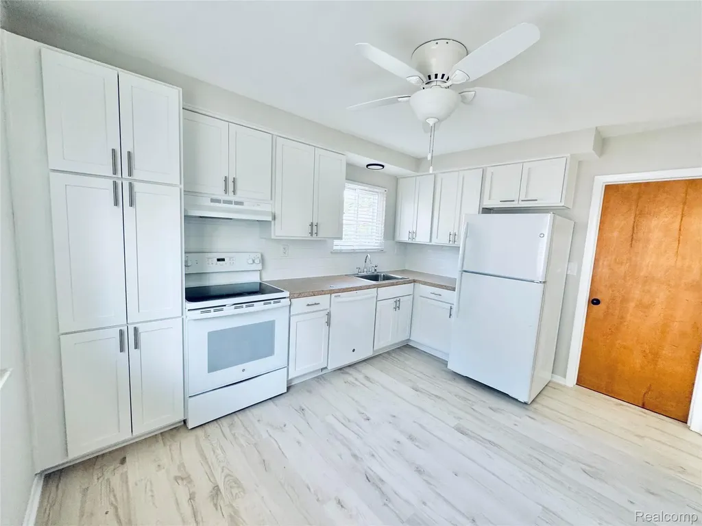28701 Stuart Avenue Southfield City MI 48076