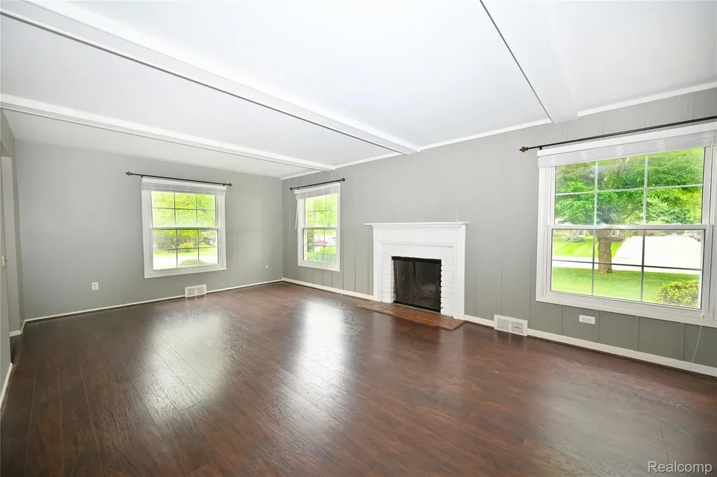 31310 Foxboro Way Beverly Hills Village MI 48025