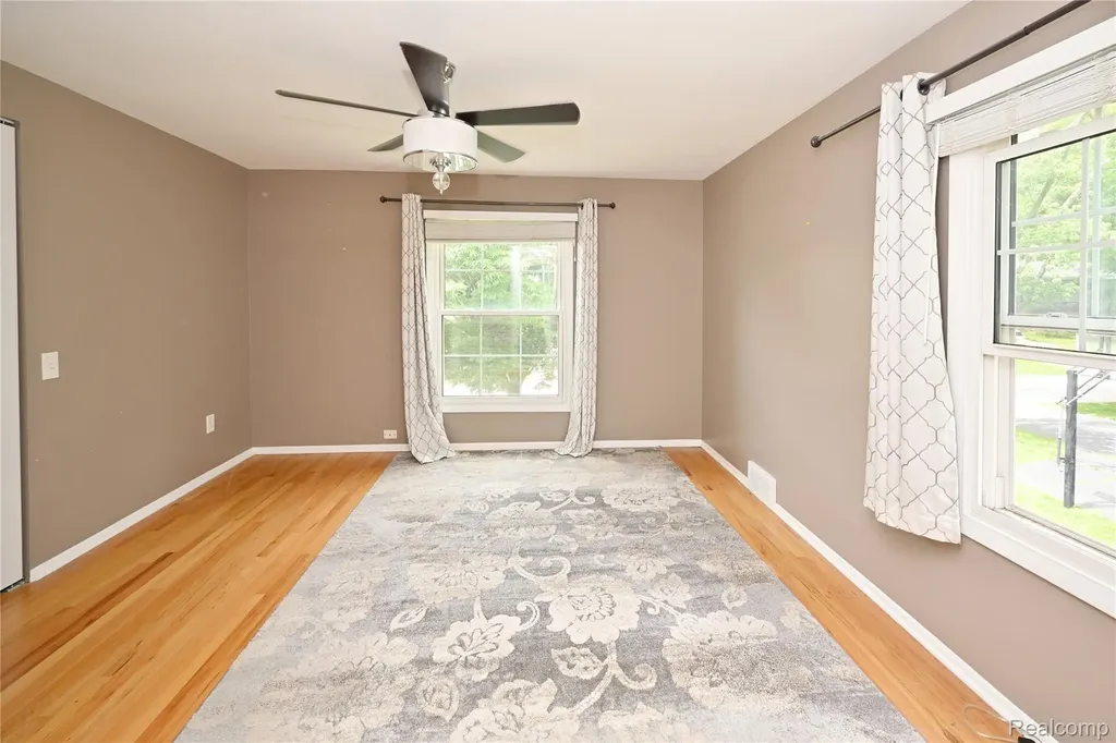 31310 Foxboro Way Beverly Hills Village MI 48025