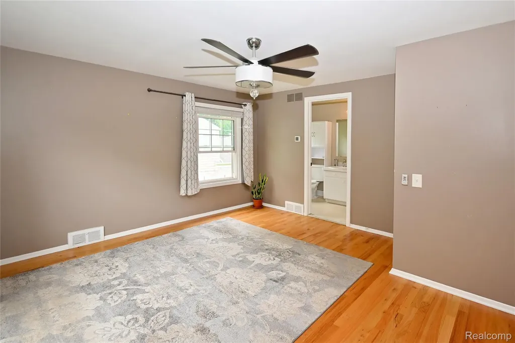 31310 Foxboro Way Beverly Hills Village MI 48025