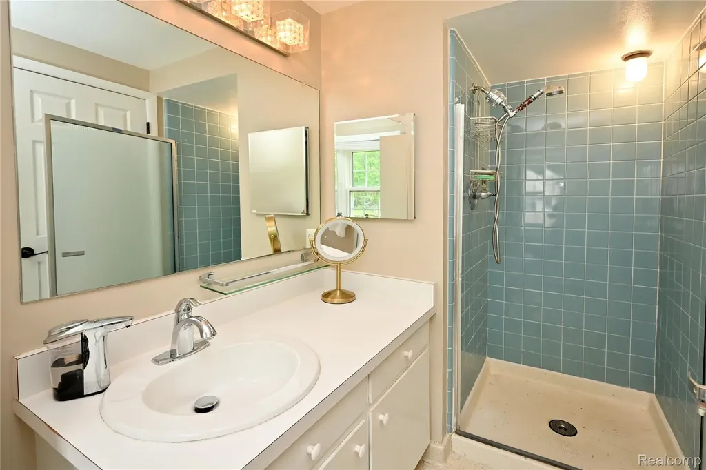 31310 Foxboro Way Beverly Hills Village MI 48025