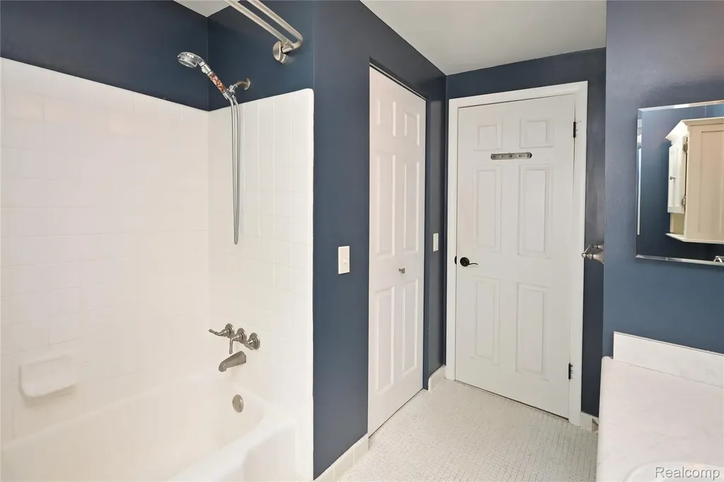 31310 Foxboro Way Beverly Hills Village MI 48025