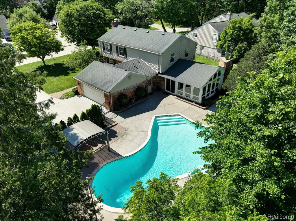 31310 Foxboro Way Beverly Hills Village MI 48025