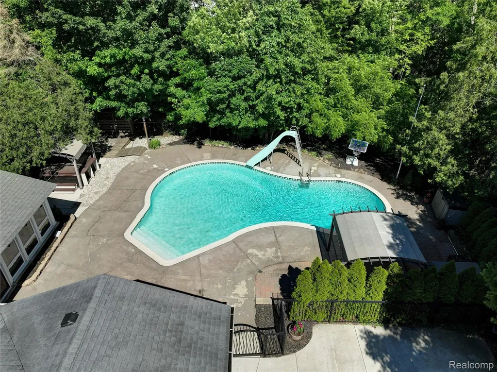 31310 Foxboro Way Beverly Hills Village MI 48025