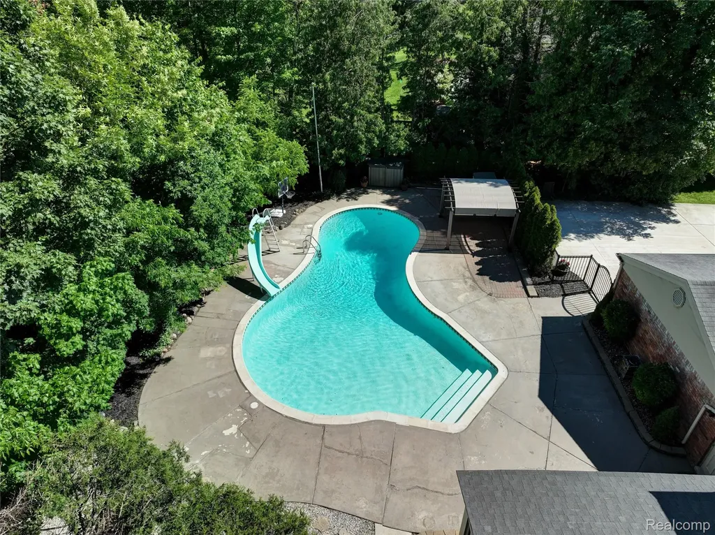 31310 Foxboro Way Beverly Hills Village MI 48025