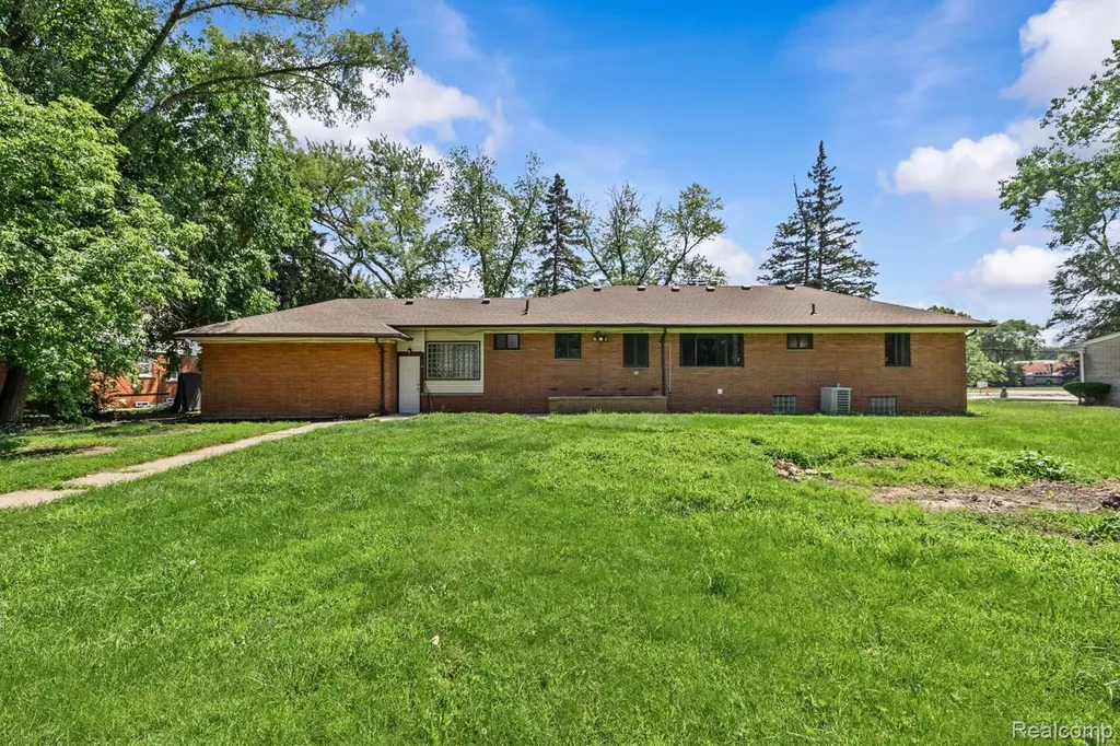 18480 W 9 Mile Road Southfield City MI 48075