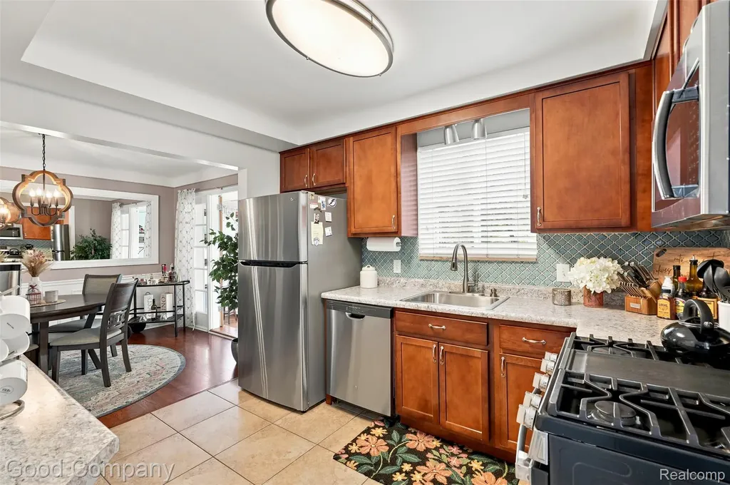 13441 Oak Park Boulevard Oak Park City MI 48237