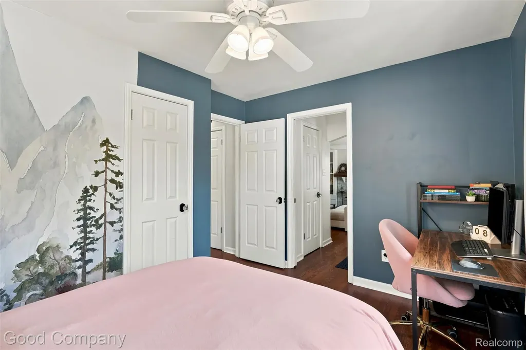 13441 Oak Park Boulevard Oak Park City MI 48237