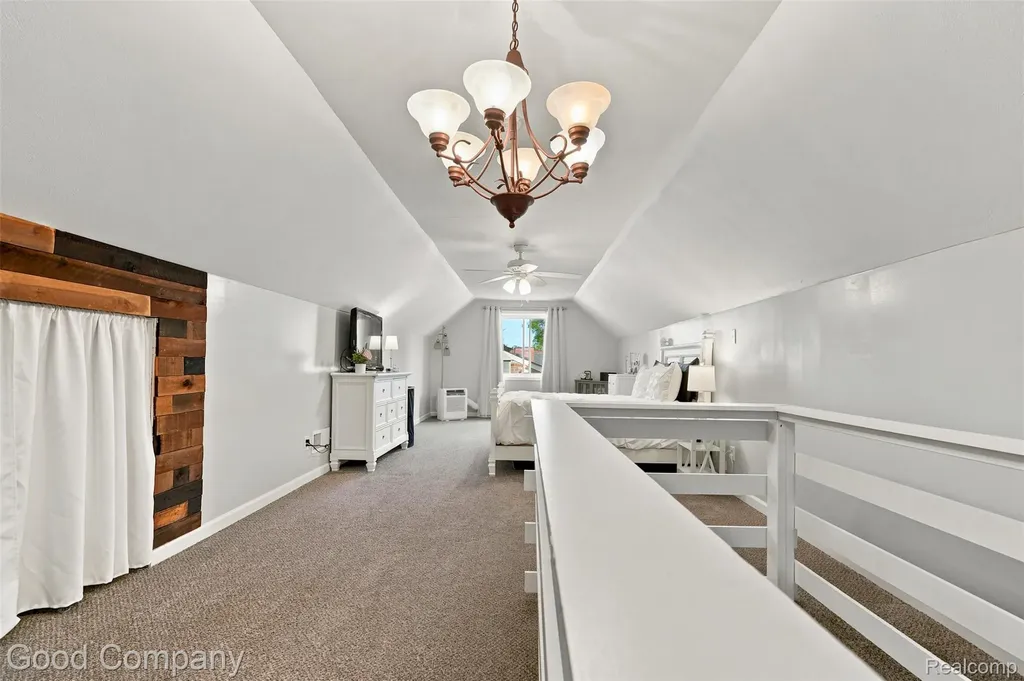 13441 Oak Park Boulevard Oak Park City MI 48237