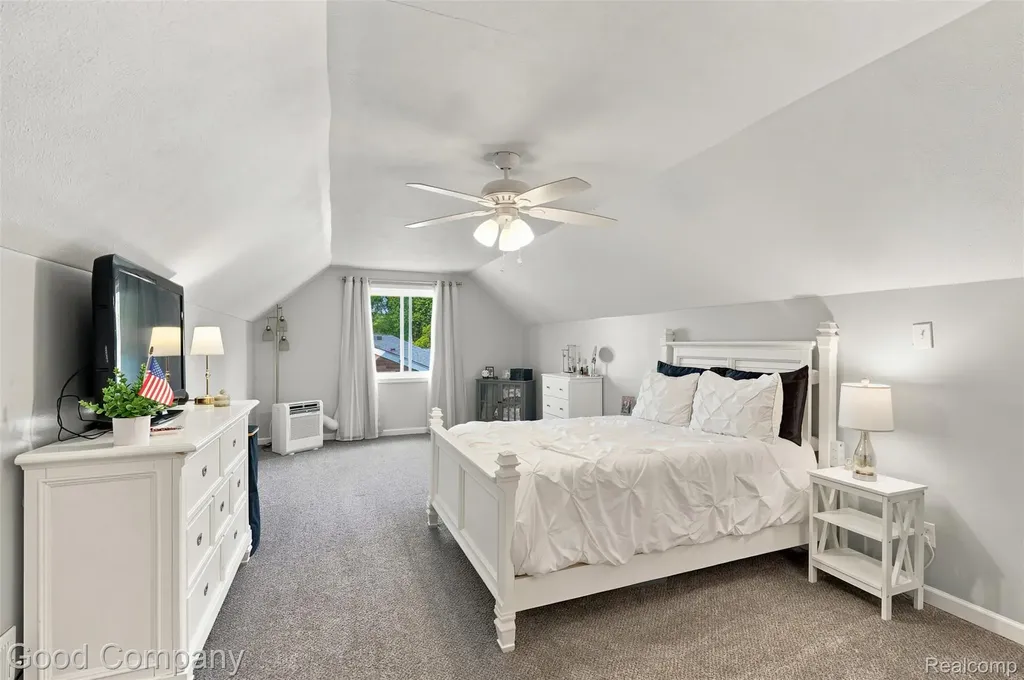 13441 Oak Park Boulevard Oak Park City MI 48237