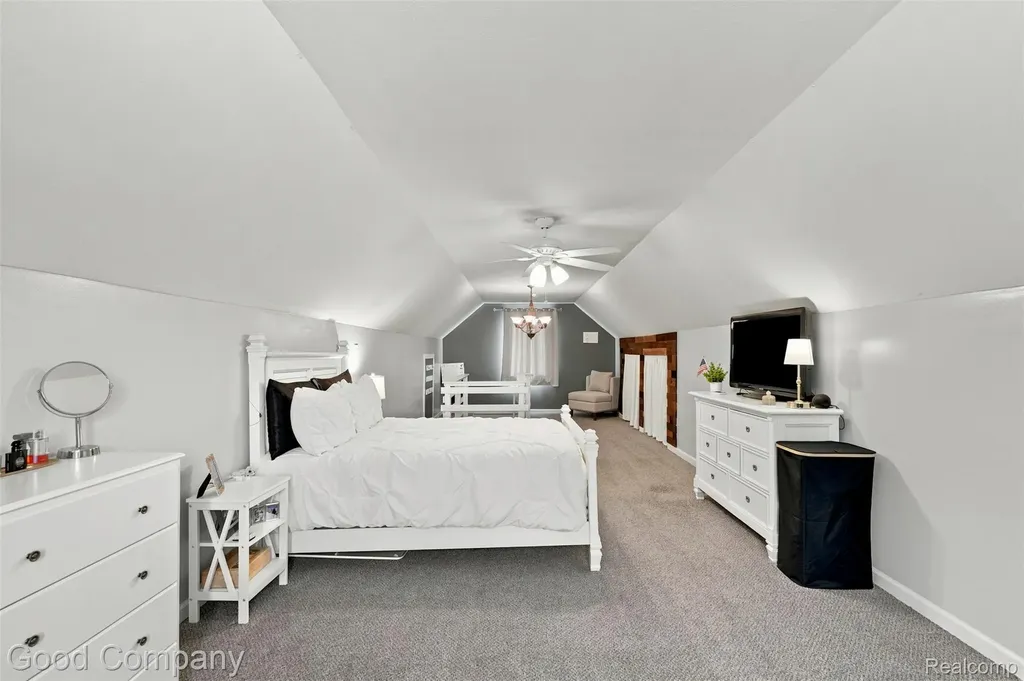 13441 Oak Park Boulevard Oak Park City MI 48237