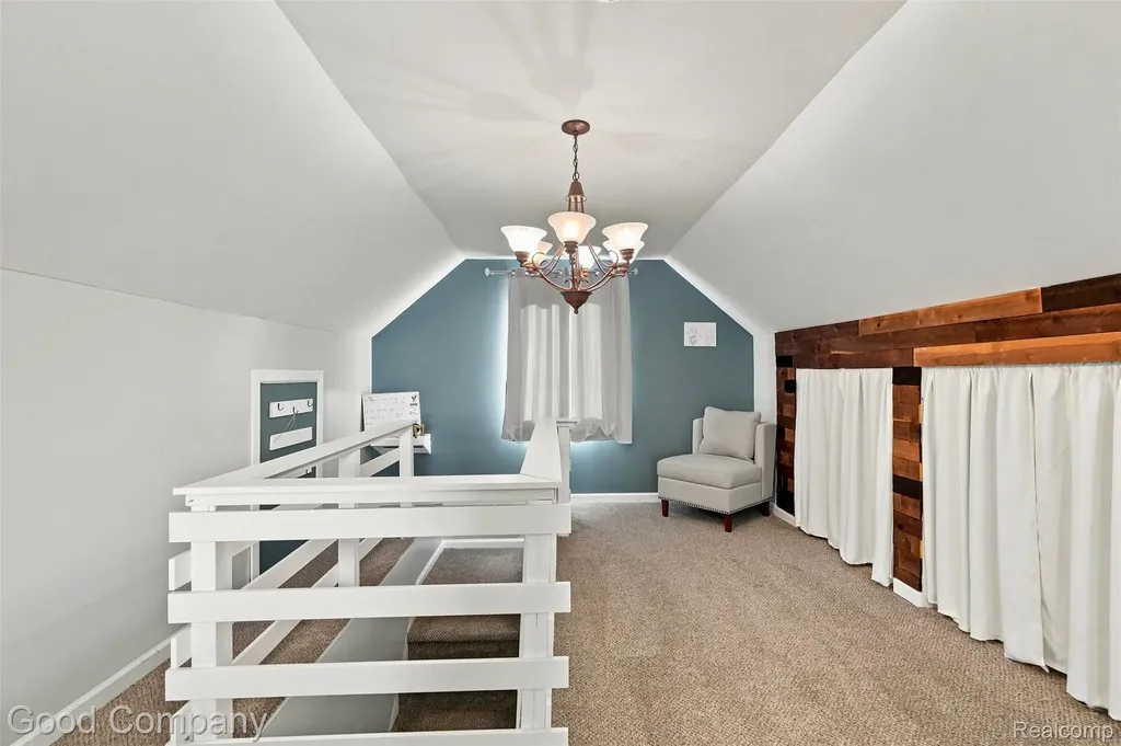13441 Oak Park Boulevard Oak Park City MI 48237