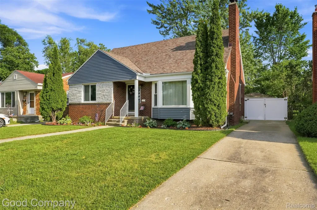13441 Oak Park Boulevard Oak Park City MI 48237