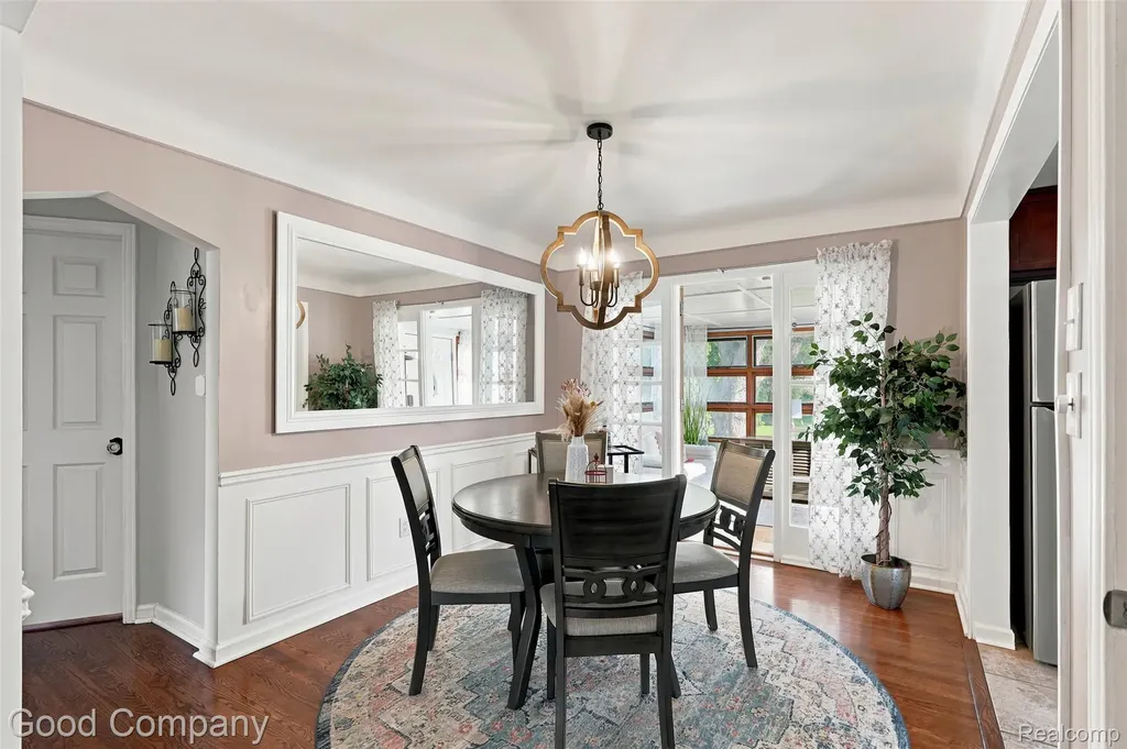 13441 Oak Park Boulevard Oak Park City MI 48237