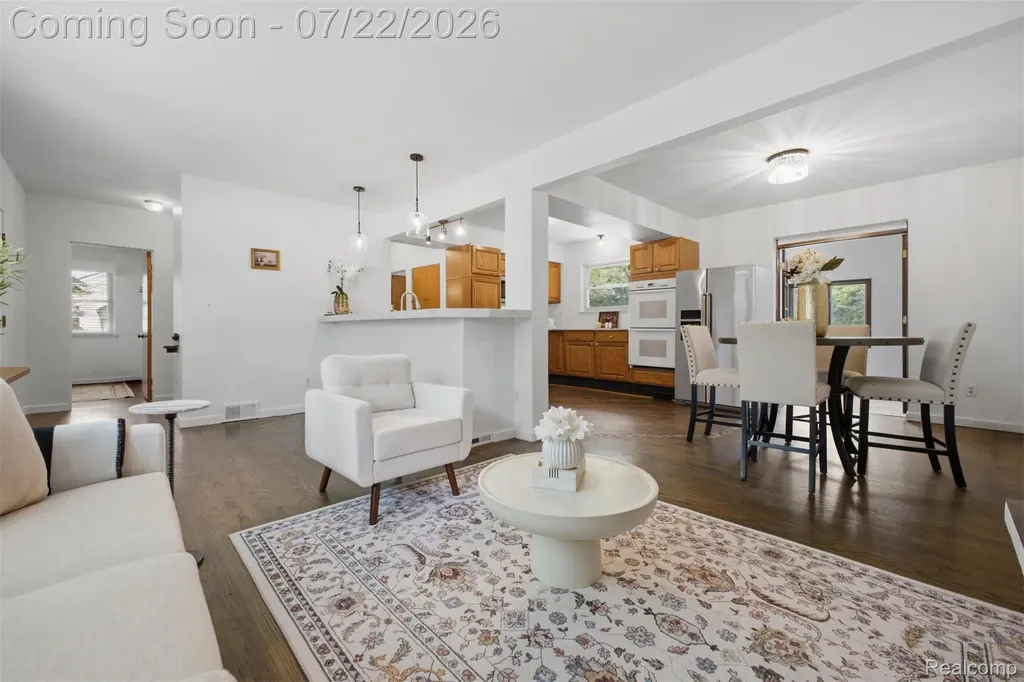 14110 Royal Grand Redford Charter Township MI 48239