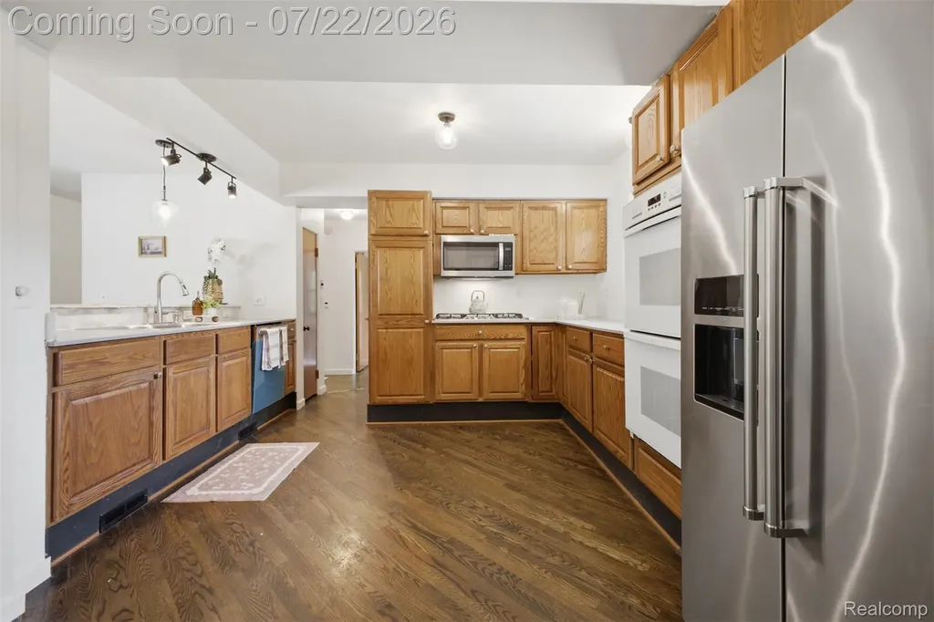 14110 Royal Grand Redford Charter Township MI 48239