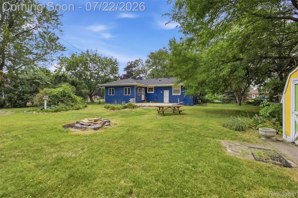 14110 Royal Grand Redford Charter Township MI 48239