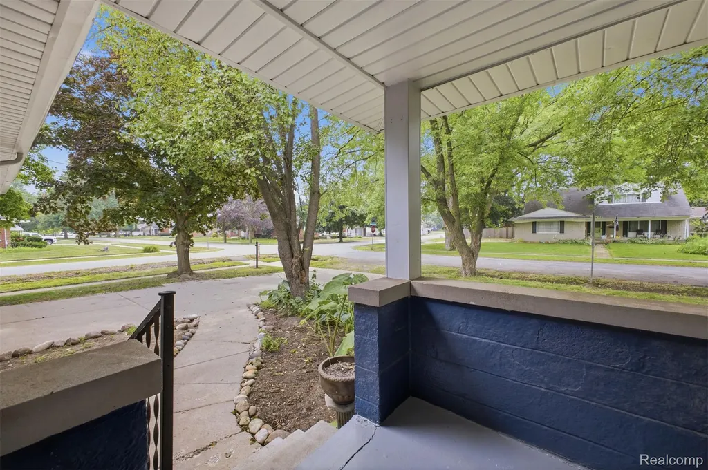 14110 Royal Grand Redford Charter Township MI 48239