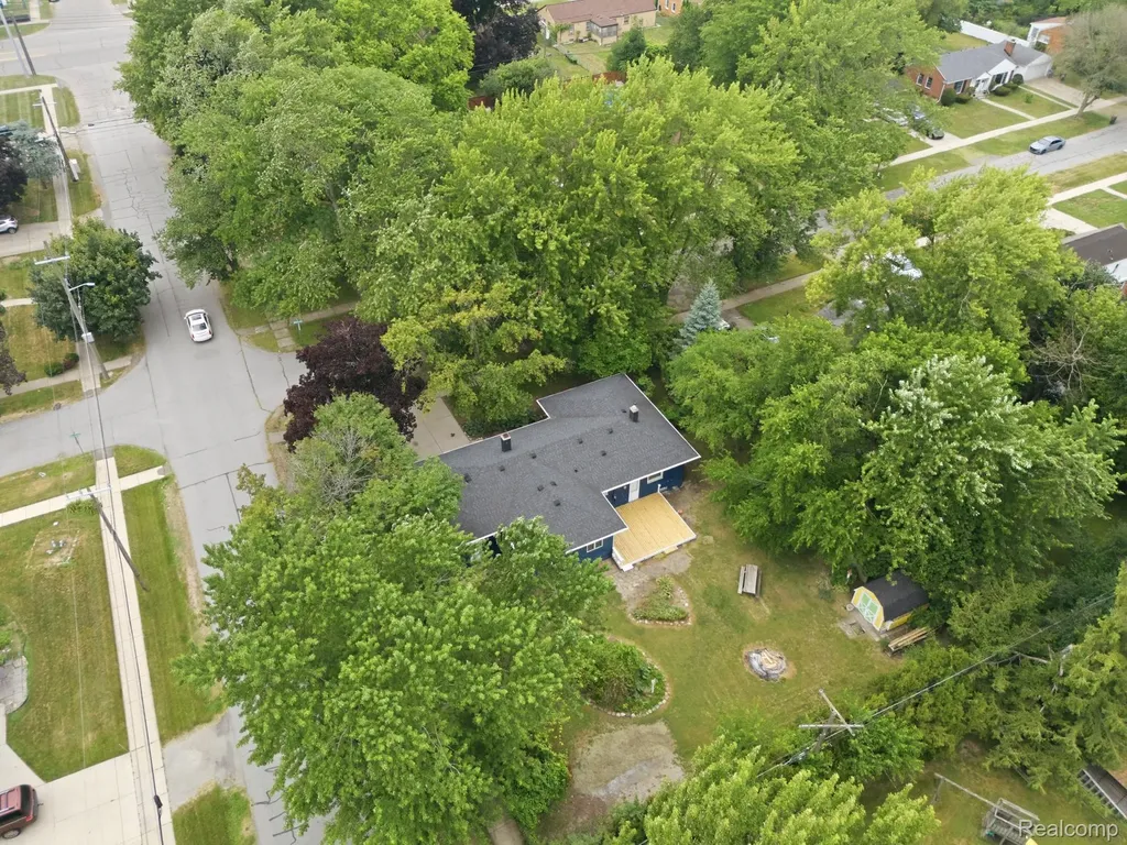 14110 Royal Grand Redford Charter Township MI 48239