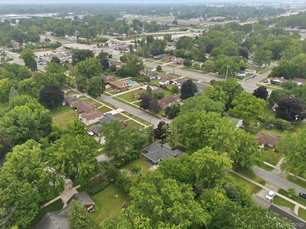 14110 Royal Grand Redford Charter Township MI 48239