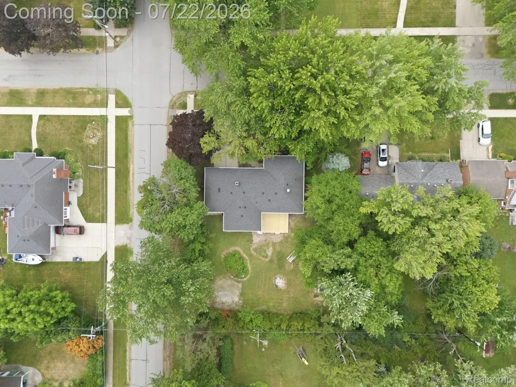 14110 Royal Grand Redford Charter Township MI 48239
