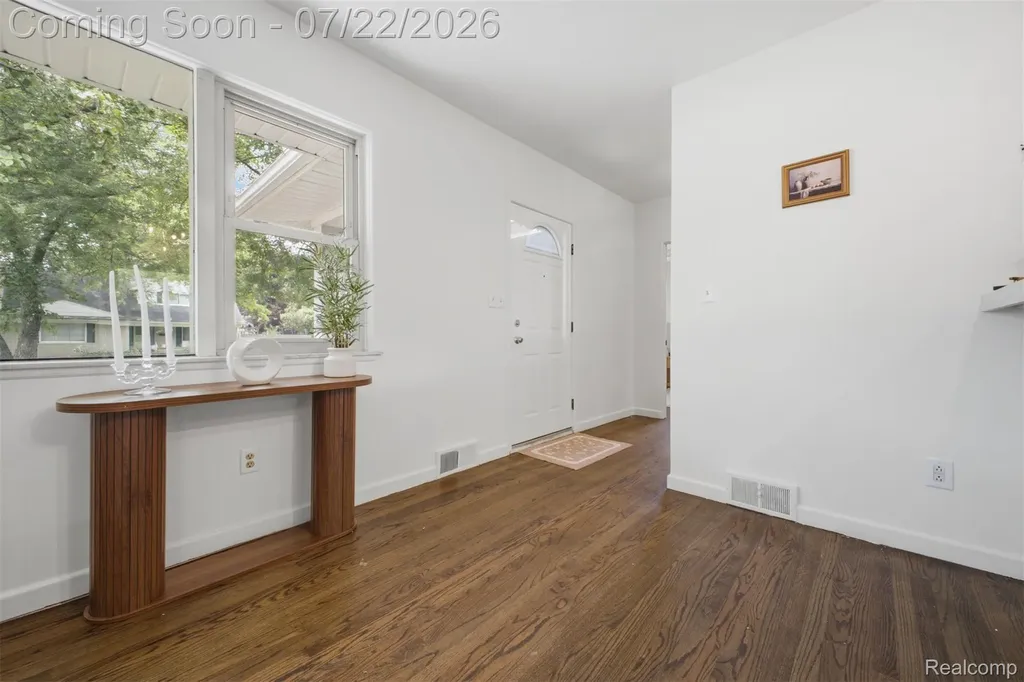 14110 Royal Grand Redford Charter Township MI 48239
