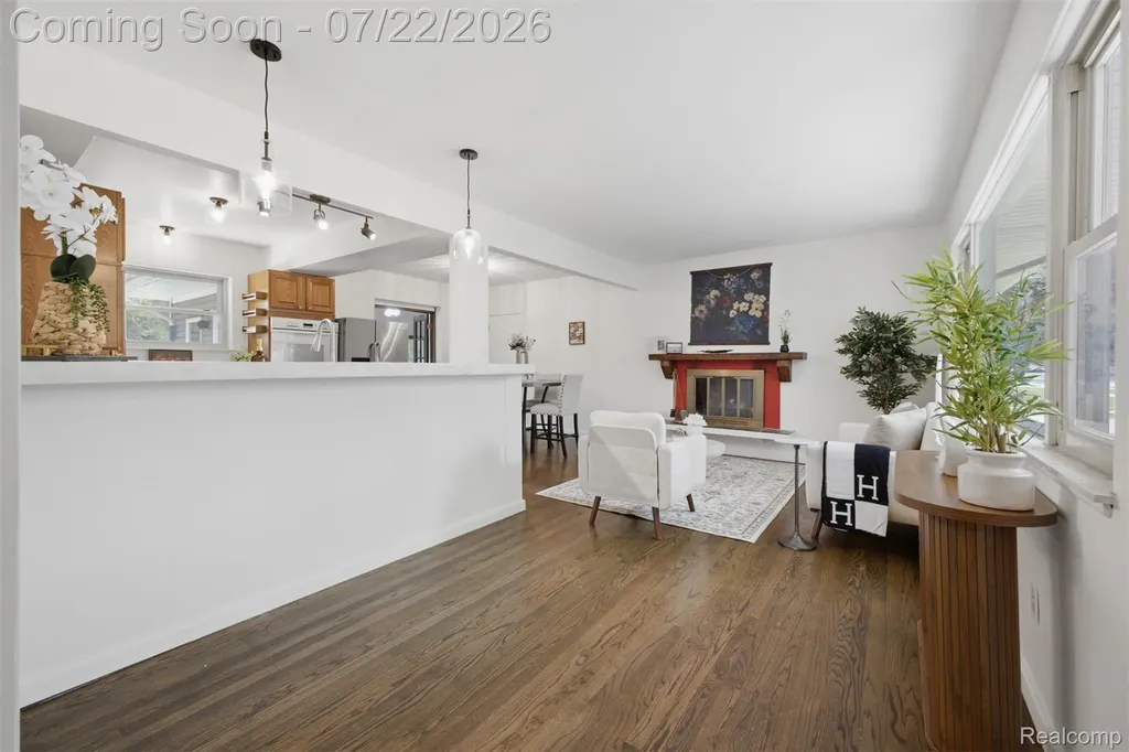 14110 Royal Grand Redford Charter Township MI 48239