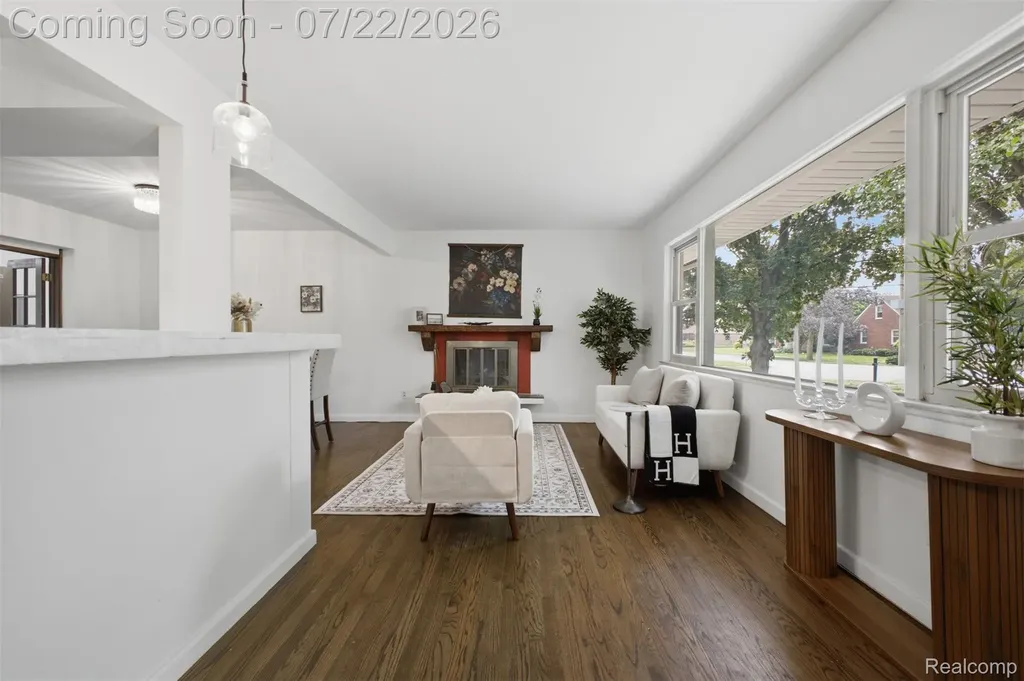 14110 Royal Grand Redford Charter Township MI 48239