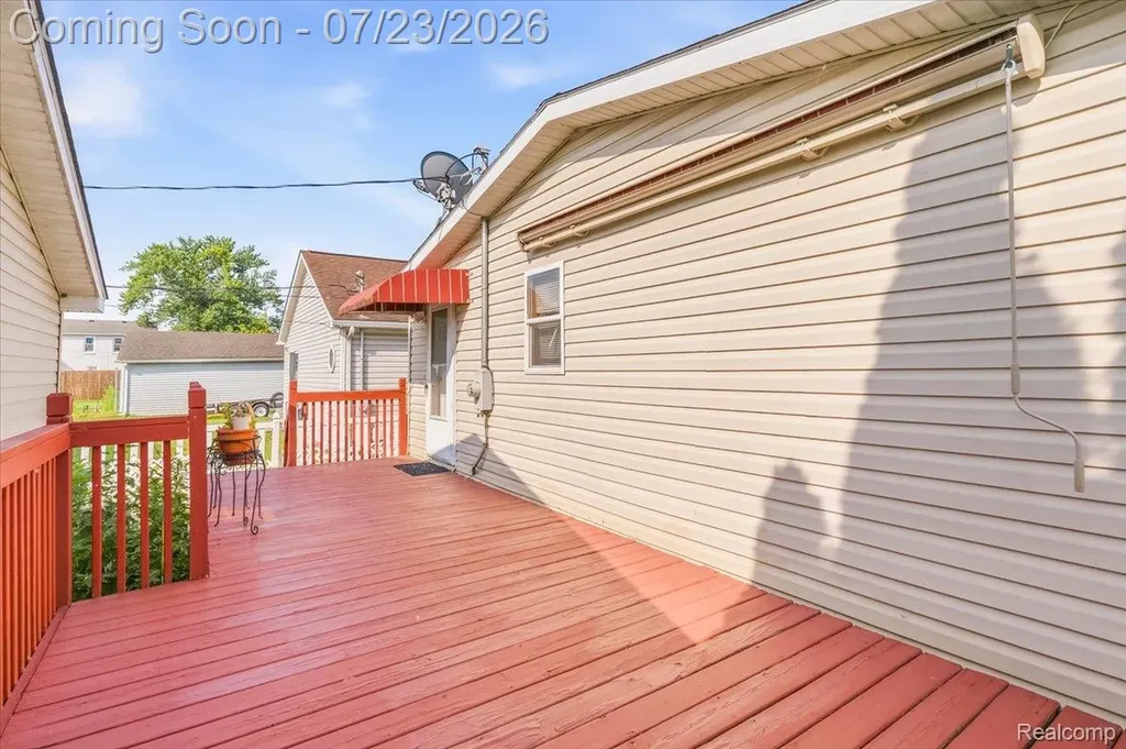 32707 Church Street Rockwood City MI 48173