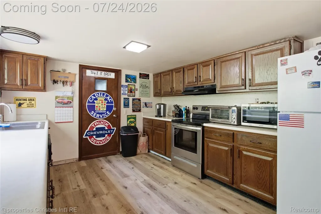 28430 Terrence Street Livonia City MI 48154