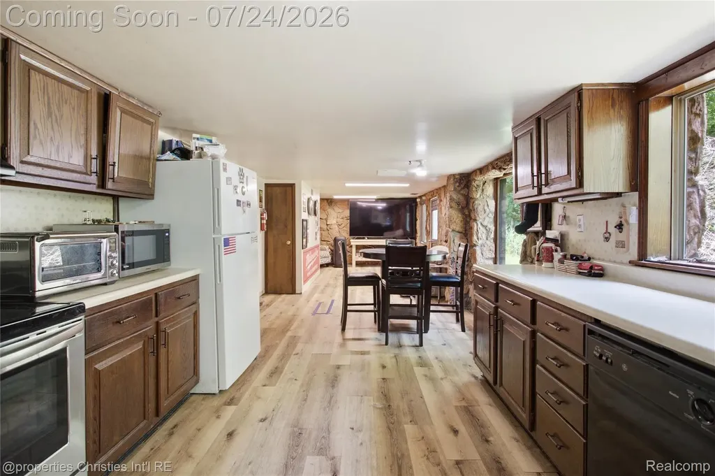28430 Terrence Street Livonia City MI 48154