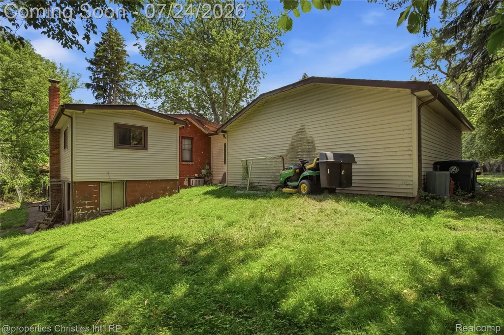 28430 Terrence Street Livonia City MI 48154
