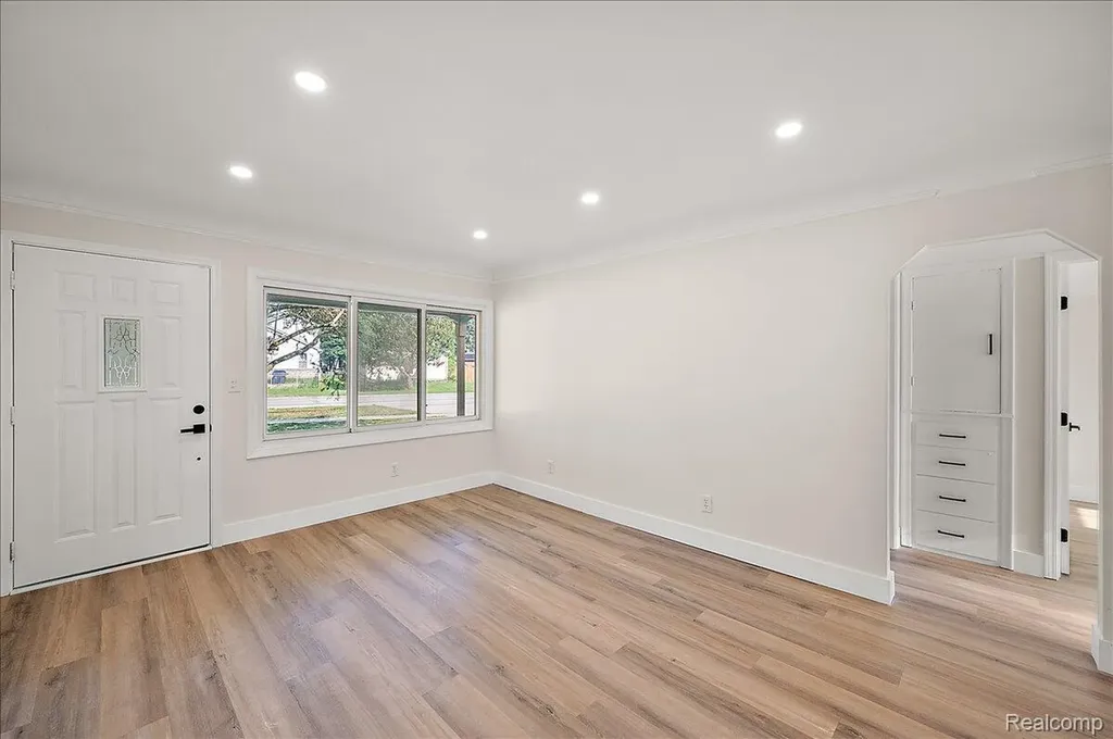 29606 S River Road Harrison Charter Township MI 48045