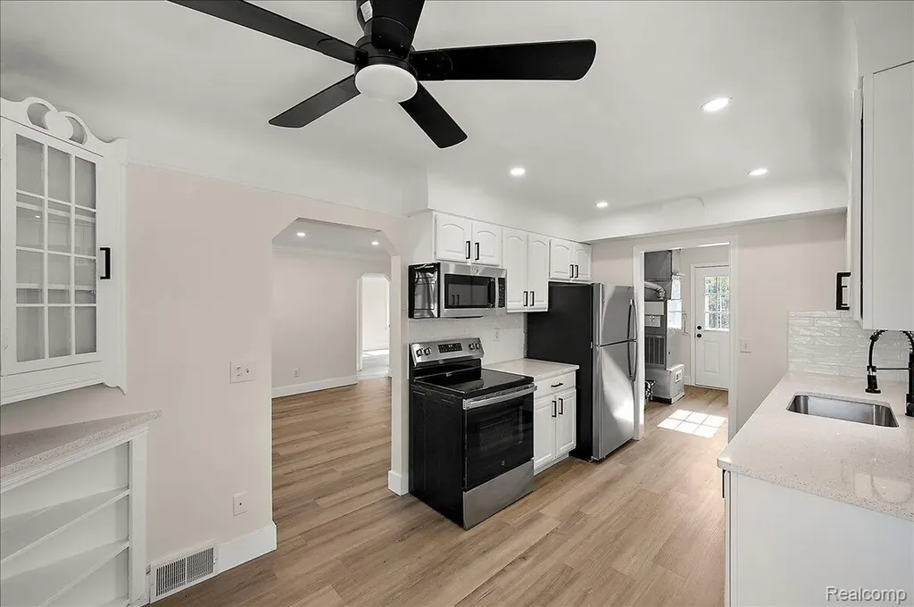 29606 S River Road Harrison Charter Township MI 48045