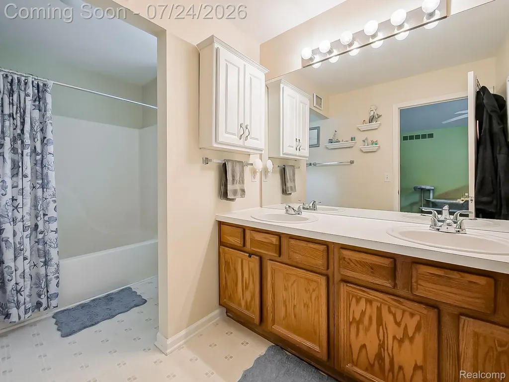 1643 Prairie Drive Pontiac City MI 48340