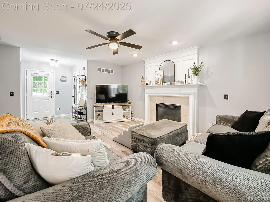 1643 Prairie Drive Pontiac City MI 48340