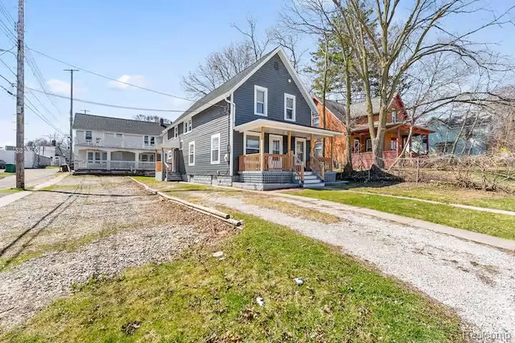 119 Moores River Drive Lansing City MI 48910