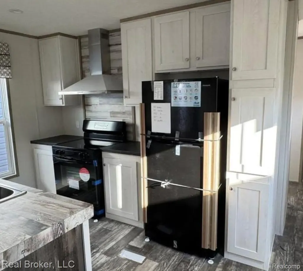 2995 Detroit Road Howard Township MI 49120