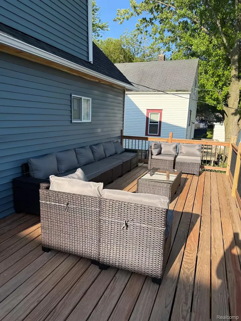 1212 Parkview Street Lansing City MI 48912