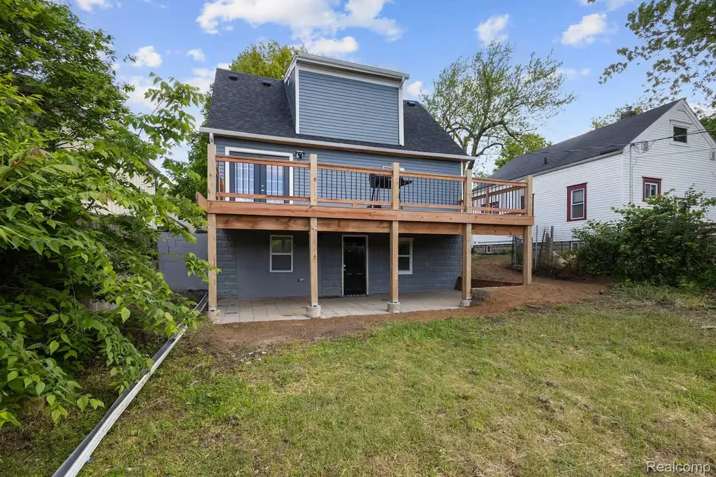 1212 Parkview Street Lansing City MI 48912