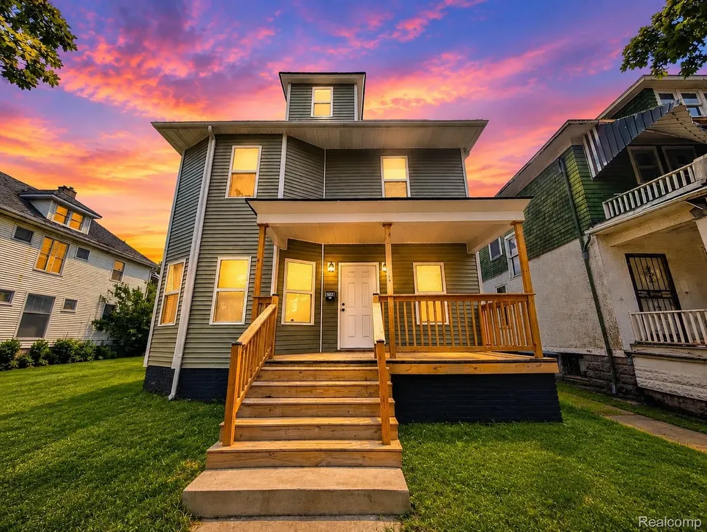 592 Leicester Court Detroit City MI 48202