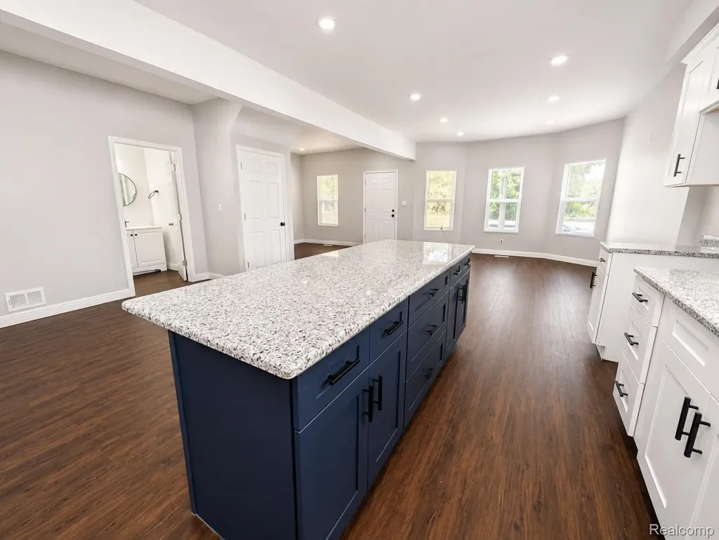 592 Leicester Court Detroit City MI 48202
